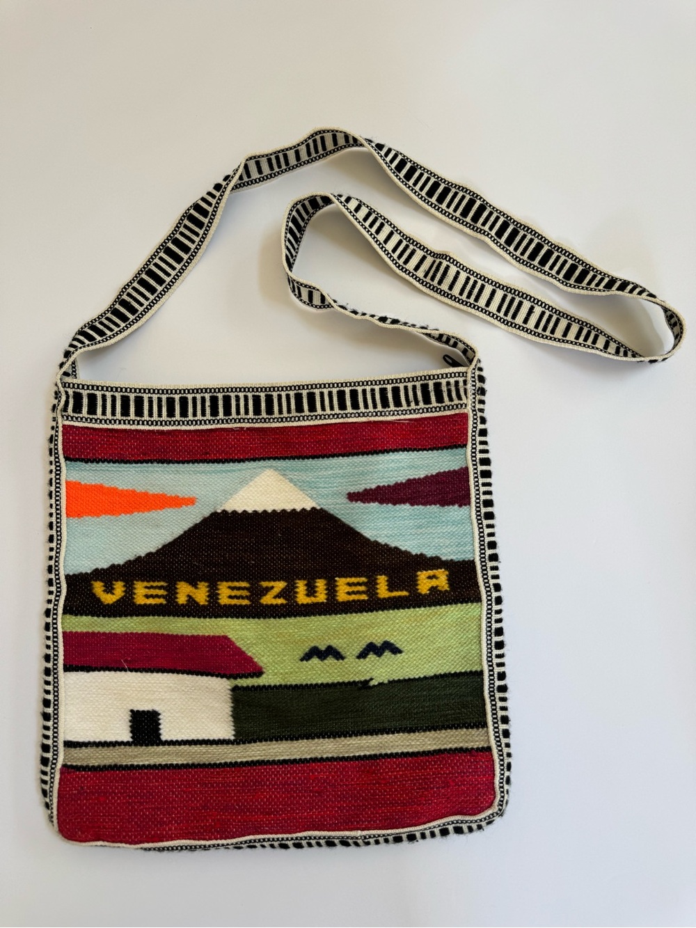 Venezuela Woven Crossbody Shoulder Bag in Multicolor